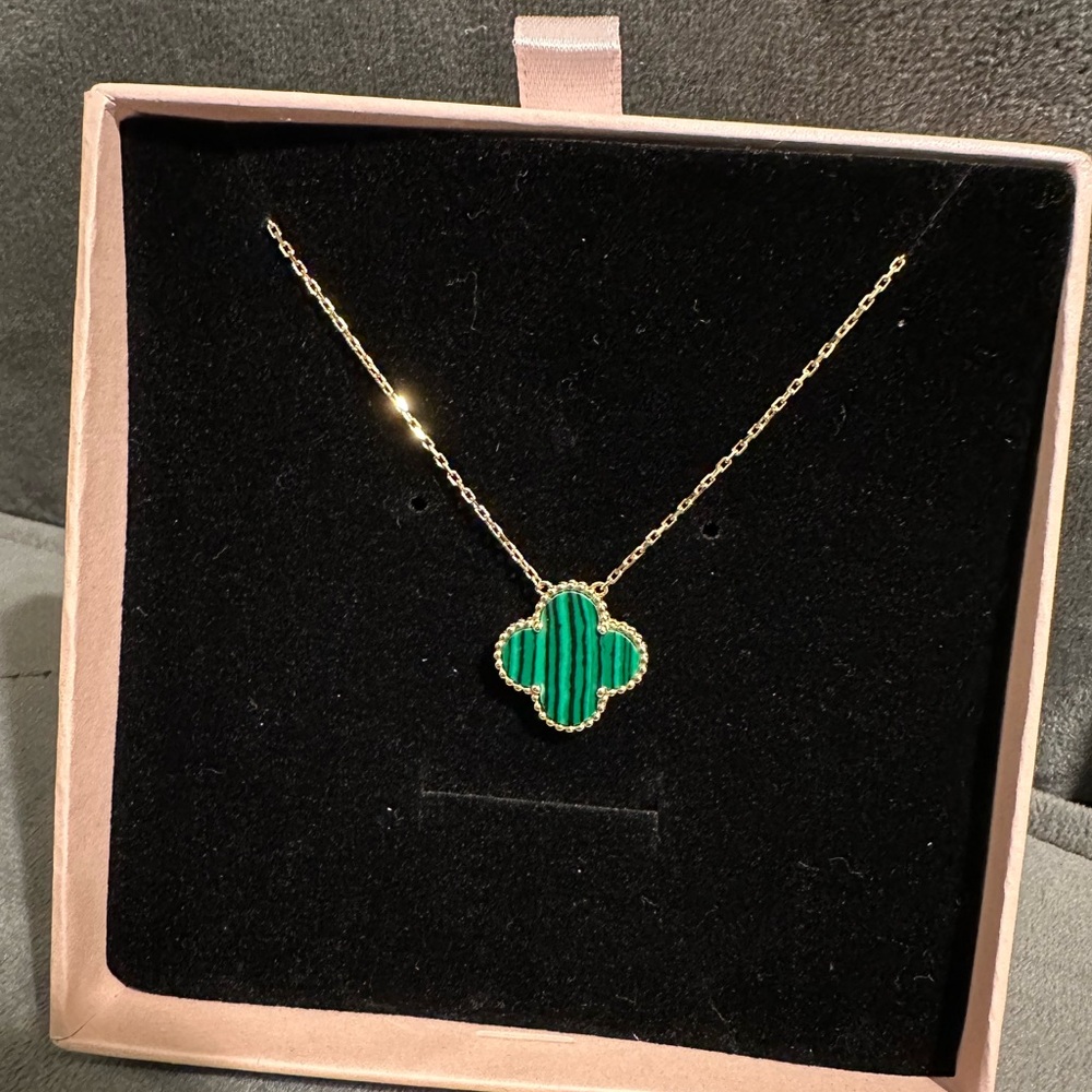 18k Gold Necklace with Green Clover Pendant